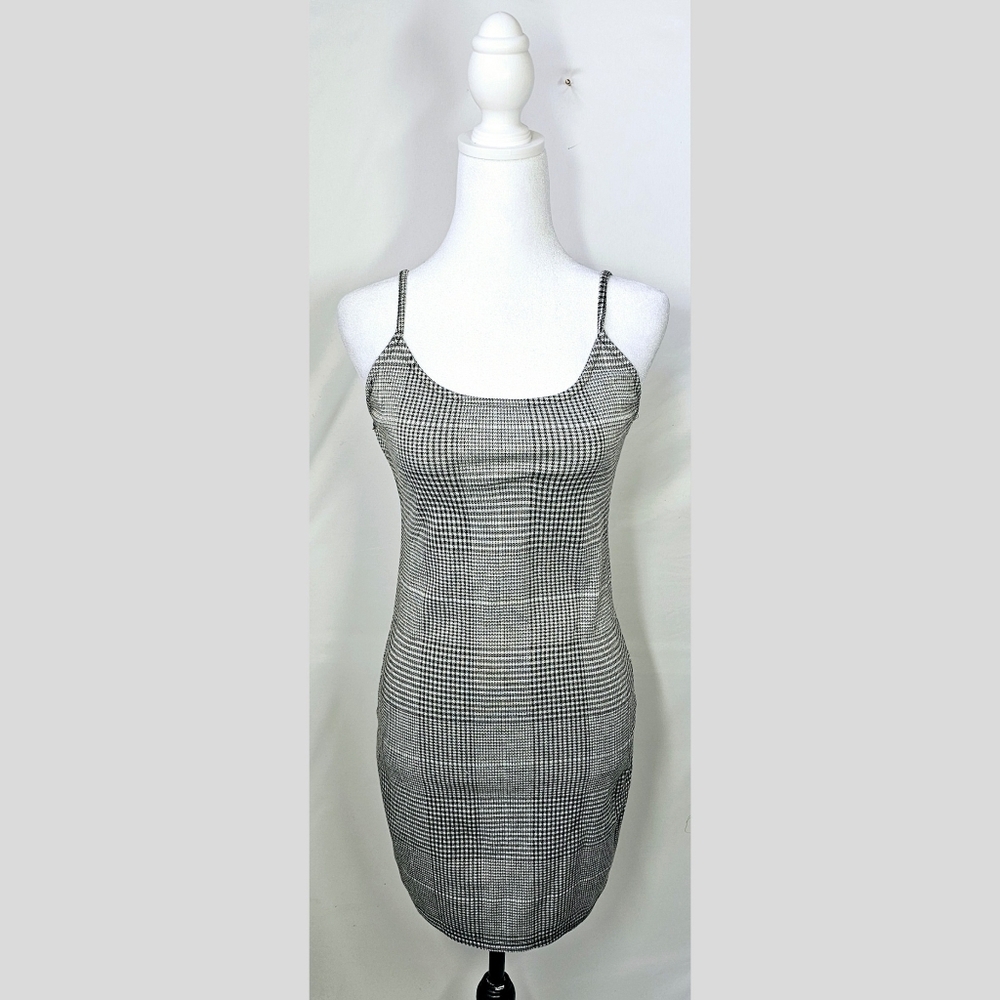 Medium Rue21 Black & White Mini Dress